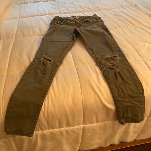 JEANS - Picture 1 of 3